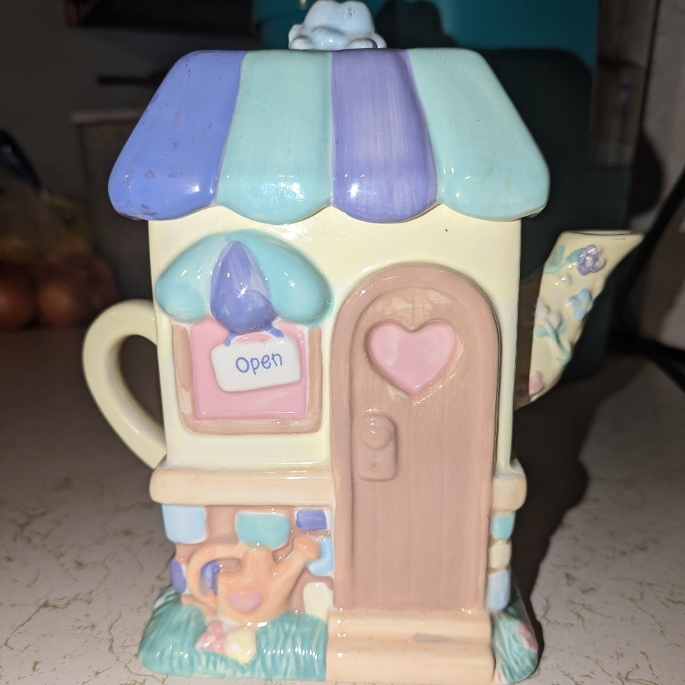 Teapot - Picture 2 of 4